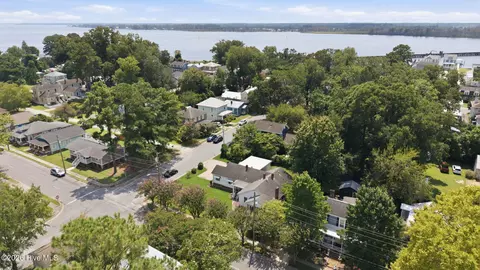 View/Area - 525 E 2nd St, Washington, NC 27889 photo 2 of 10
