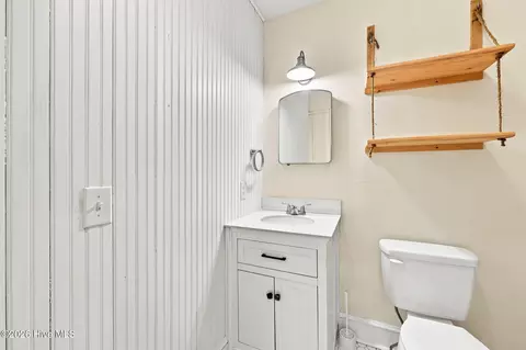 Bath - 525 E 2nd St, Washington, NC 27889 photo 3 of 4