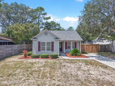 123 NE 18th St, Oak Island, NC 28465