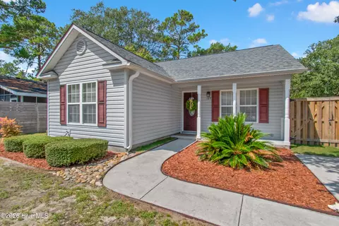123 NE 18th St, Oak Island, NC 28465