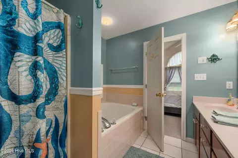 Bath - 134 Soundside Estates Dr, Grandy, NC 27939 photo 2 of 3