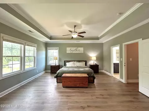 Bedroom - 424 Wolfe Ln, Hubert, NC 28539 photo 5 of 12