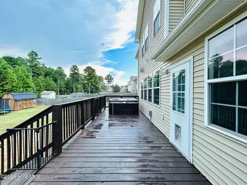 Exterior - 424 Wolfe Ln, Hubert, NC 28539 photo 5 of 15