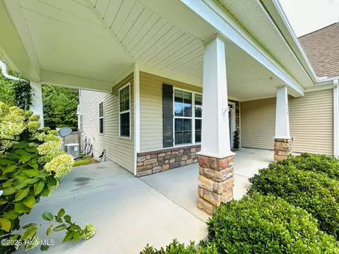 Exterior - 424 Wolfe Ln, Hubert, NC 28539 photo 3 of 15