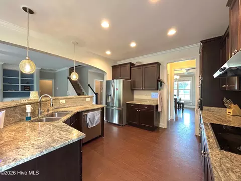Kitchen - 424 Wolfe Ln, Hubert, NC 28539 photo 2 of 9