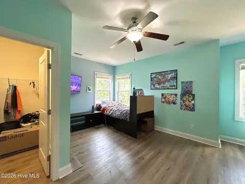 Bedroom - 424 Wolfe Ln, Hubert, NC 28539 photo 12 of 12