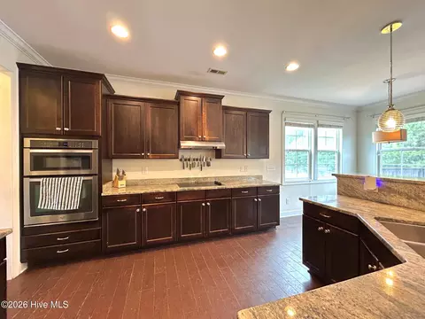 Kitchen - 424 Wolfe Ln, Hubert, NC 28539 photo 5 of 9
