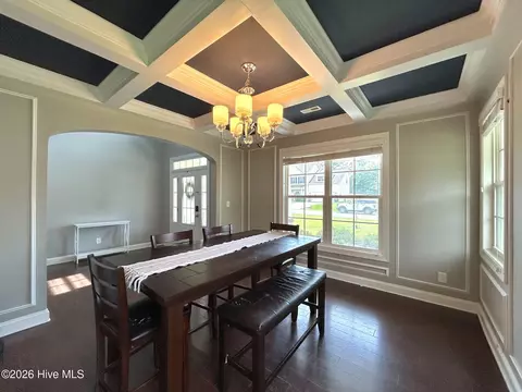 Dining - 424 Wolfe Ln, Hubert, NC 28539 photo 3 of 7