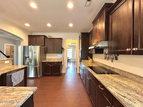 Kitchen - 424 Wolfe Ln, Hubert, NC 28539 photo 3 of 9