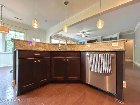 Kitchen - 424 Wolfe Ln, Hubert, NC 28539 photo 8 of 9