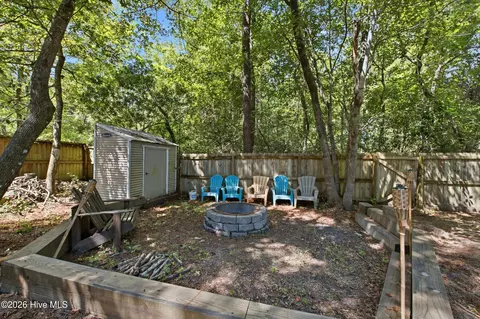 Exterior - 122 Pond View Cir, Hampstead, NC 28443 photo 6 of 7