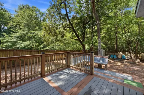 Exterior - 122 Pond View Cir, Hampstead, NC 28443 photo 2 of 7