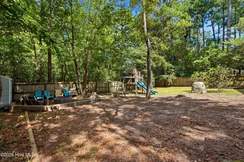 Exterior - 122 Pond View Cir, Hampstead, NC 28443 photo 4 of 7