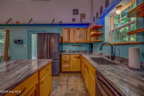 Kitchen - 15 Ranger Hl, Murphy, NC 28906 photo 1 of 2
