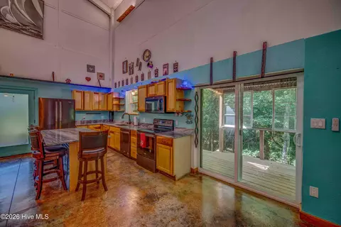 Kitchen - 15 Ranger Hl, Murphy, NC 28906 photo 2 of 2