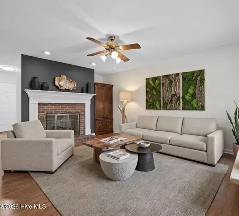 6200 Strawfield Dr, Wilmington, NC 28405