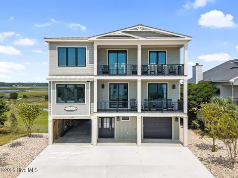 6620 Kings Lynn Dr, Oak Island, NC 28465
