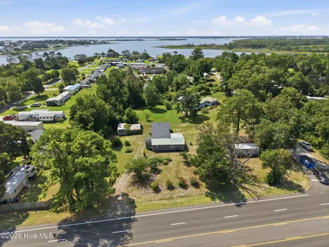 4827 Highway 24, Newport, NC 28570