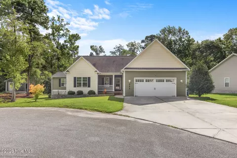 252 Derby Downs Dr, Sneads Ferry, NC 28460