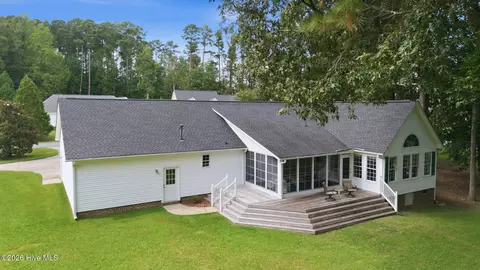 Exterior - 101 Pamlico Pl, Chocowinity, NC 27817 photo 6 of 15