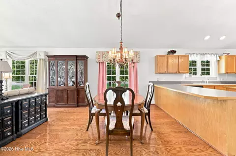 Dining - 101 Pamlico Pl, Chocowinity, NC 27817 photo 3 of 3