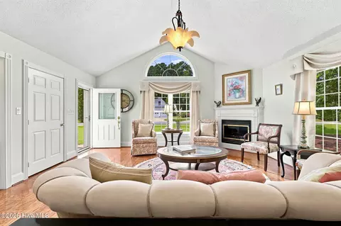 Living - 101 Pamlico Pl, Chocowinity, NC 27817 photo 2 of 2
