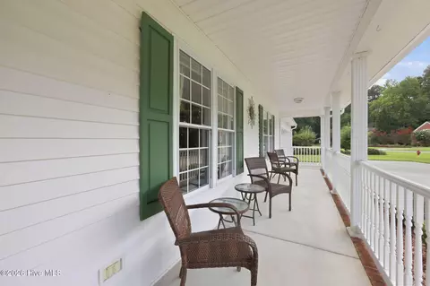 Exterior - 101 Pamlico Pl, Chocowinity, NC 27817 photo 8 of 15