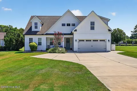 1200 Caracara Dr, New Bern, NC 28560