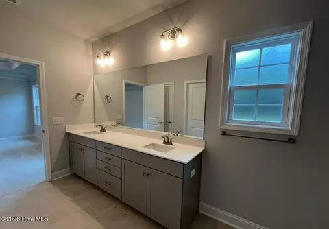 Bath - 104 Calloway Dr, Wallace, NC 28466 photo 1 of 1