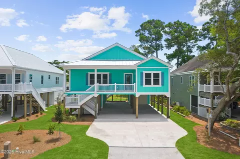 108 NE 41st St, Oak Island, NC 28465