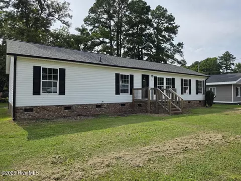 104 S Washington St, Pikeville, NC 27863