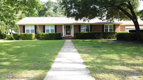 604 N Pinecrest Dr, Goldsboro, NC 27534