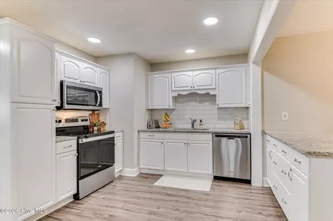 Kitchen - 4121 Allison Rd, Martinez, GA 30907 photo 2 of 6