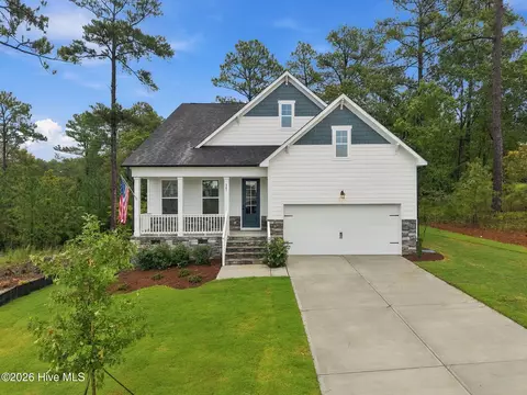 347 Queensferry Ln, Aberdeen, NC 28315