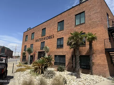 400 S Water St #302, Elizabeth City, NC 27909