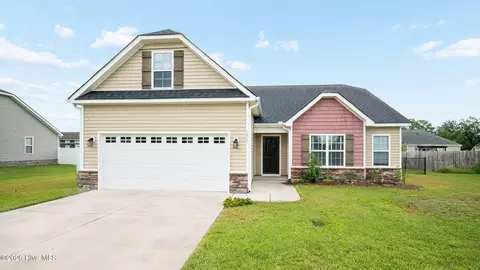 2821 Ange St, Winterville, NC 28590