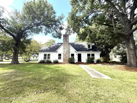 403 Bordeaux St, Jacksonville, NC 28540
