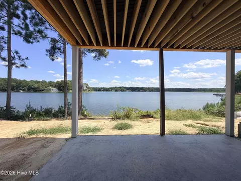 Exterior - 9 Lake Side Ct, Pinehurst, NC 28374 photo 3 of 5