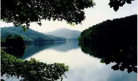 21 Rainwater Pt, Topton, NC 28781