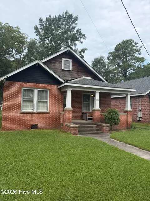 315 S Main St, Robersonville, NC 27871