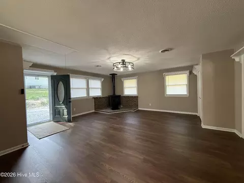 Living - 818 Ridge Ave, Thomson, GA 30824 photo 4 of 4