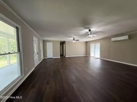 Living - 818 Ridge Ave, Thomson, GA 30824 photo 1 of 4