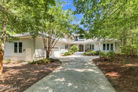 358 Shore Point Dr, Wilmington, NC 28411