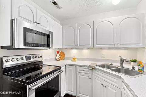 Kitchen - 320 Hiscott Ln #320, Pinehurst, NC 28374 photo 3 of 4