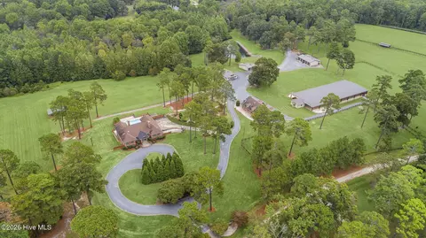 509 Cross Country Ln, Southern Pines, NC 28387