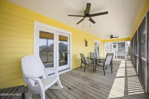 Exterior - 1601 E Main St, Sunset Beach, NC 28468 photo 4 of 11