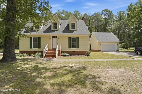12021 Cypress Dr, Laurinburg, NC 28352