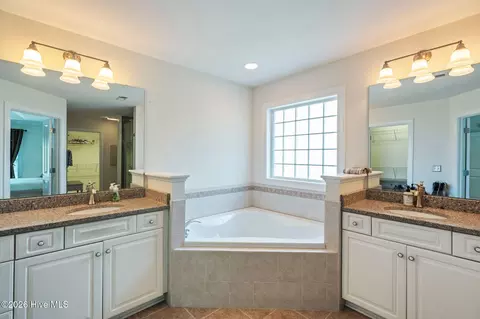 Bath - 2147 Talmage Dr, Leland, NC 28451 photo 2 of 4