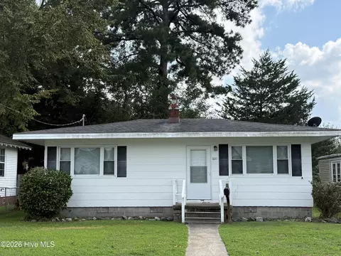 1011 Maple St, Elizabeth City, NC 27909