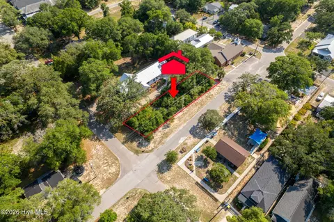 619 N Caswell Ave, Southport, NC 28461